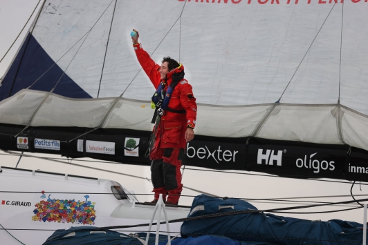 Arrivée de Clément Giraud aux Sables d'Olonnes mardi 16 février © Jean-Louis Carli | Photographe Jean-Marie LIOT Photographies