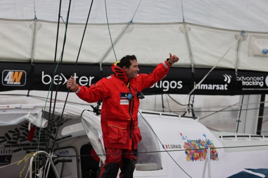 Arrivée de Clément Giraud aux Sables d'Olonnes mardi 16 février © Jean-Louis Carli | Photographe Jean-Marie LIOT Photographies