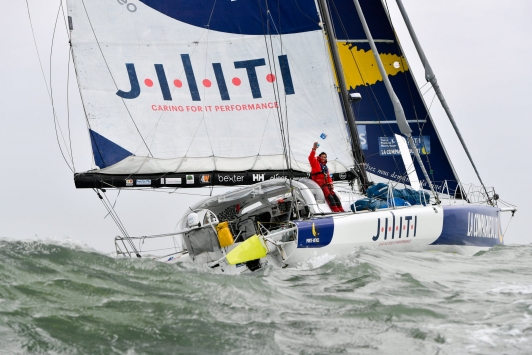 Arrivée de Clément Giraud aux Sables d'Olonnes mardi 16 février © Jean-Louis Carli | Photographe Jean-Marie LIOT Photographies