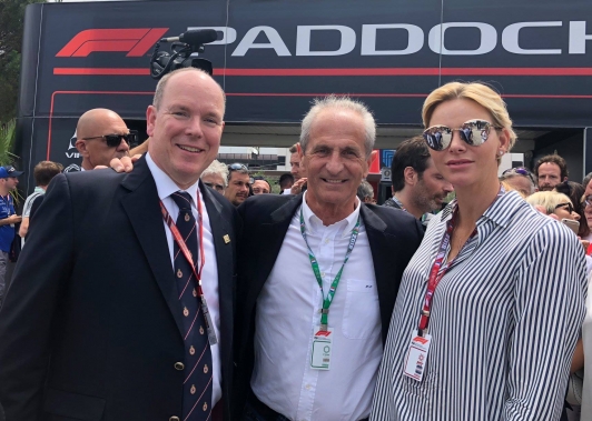Hubert Falco entouré de son Altesse Sérénissime le Prince Albert II de Monaco et son épouse 