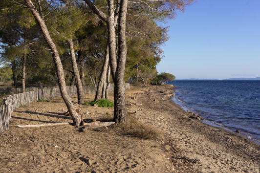 Désenrochement du trait de côte - Salins d'Hyères (après)