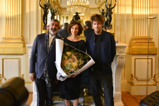 Jean-Pierre Blanc, Audrey Azouley et le chanteur Sage ©Saywho