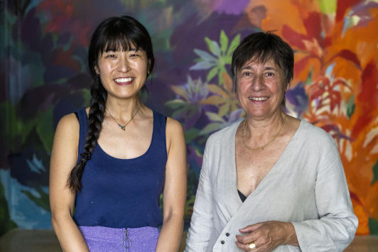 Makiko Furuichi (artiste) et Isabelle Bourgeois (directrice du jardin)