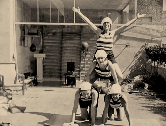 Biceps et bijoux, à la villa Noailles