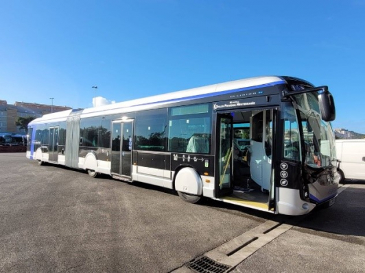 Bus articulé hybride