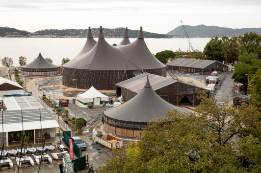 Le chapiteau Zingaro sur les plages du Mourillon