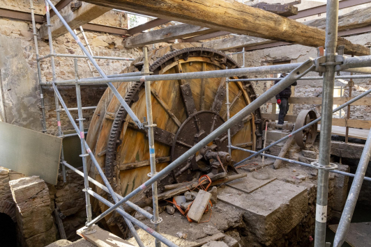 Visite du chantier de restauration du tympan et batiments du salin des Pesquiers