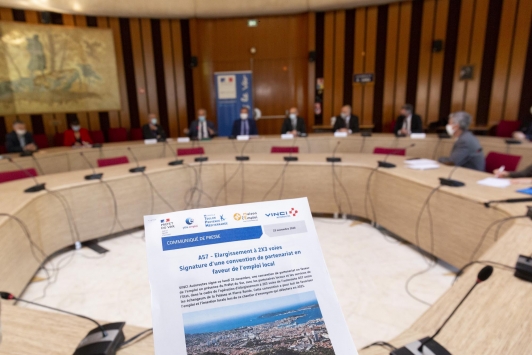 A57 - Elargissement à 2X3 voies Signature d’une convention pour l’emploi local