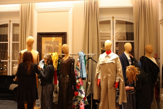 19h - Mise en places de tenues des selectionnés pour la présentation des 30 finalistes retenus