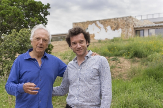 Edouard et Charles Carmignac devant la Villa