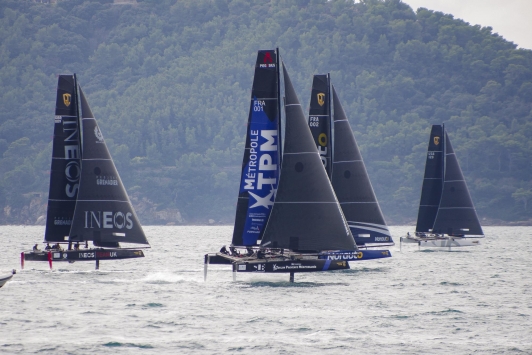 Première journée de courses vendredi dans la rade