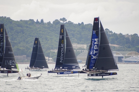 Première journée de courses vendredi dans la rade