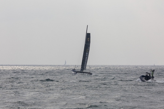 Dimanche, la forte houle a contraint les GC32 à revenir à terre