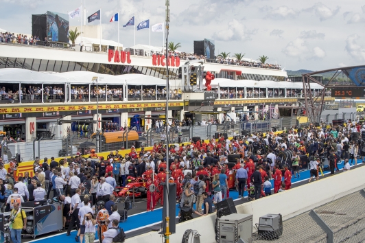 Dernières mises au point et rencontres avec les officiels avant le départ du Grand Prix