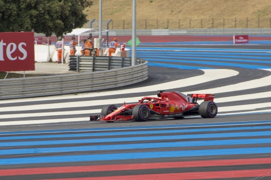 Le finlandais Kimi Raïkkönen (Ferrari) est troisième sur le podium