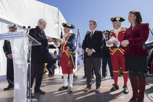 Discours et remise des tapes de bouches