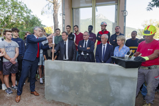 Pose de la 1ère pierre projet IUT RENOV