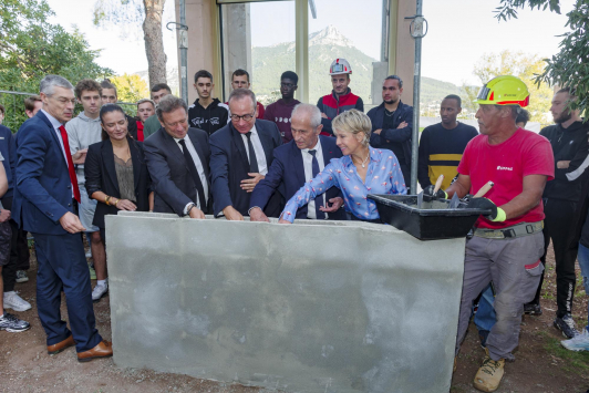 Pose de la 1ère pierre projet IUT RENOV