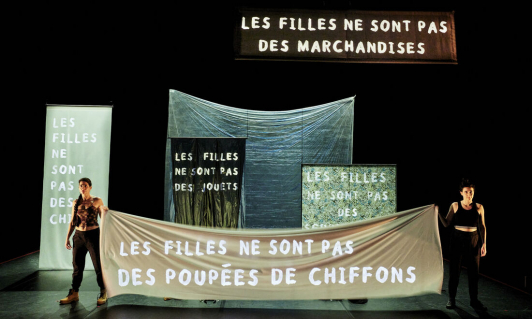 Les filles ne sont pas des marchandises ©Christophe Raynaud de Lage