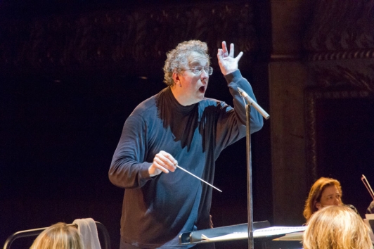 Le chef d'orchestre Graeme Jenkins