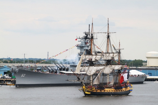 L'Hermione dans le port de Philadelphie