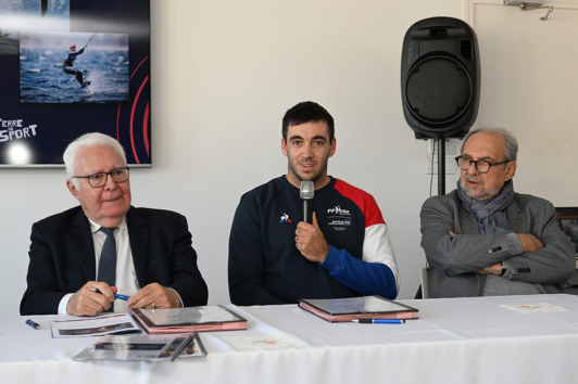 Signature de la convention de soutien aux athlètes Laurianne Nolot et Axel Mazela à Hyères