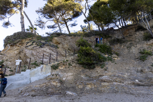 Le sentier entre les Bonnettes et La Garonne aménagé en hauteur