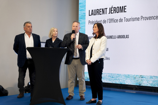 Laurent Jérôme, président de l'OTPM, entouré des présidents des pôles