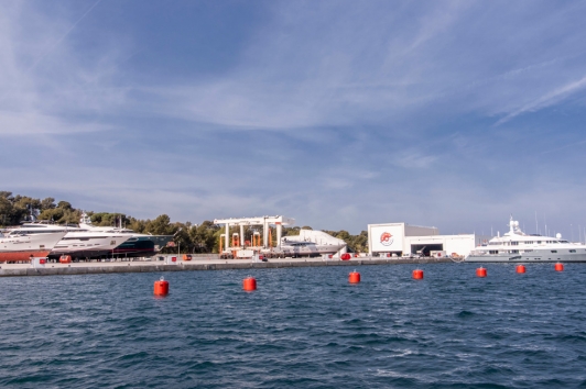 Chantier naval Monaco Marine à La Seyne-sur-Mer