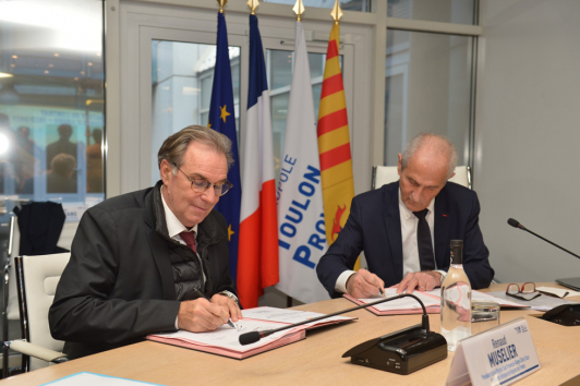 Signature "Nos territoires d'abord" entre la Région et TPM