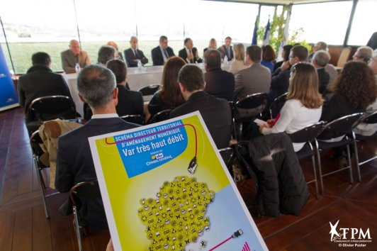 Signature convention fibre optique Var