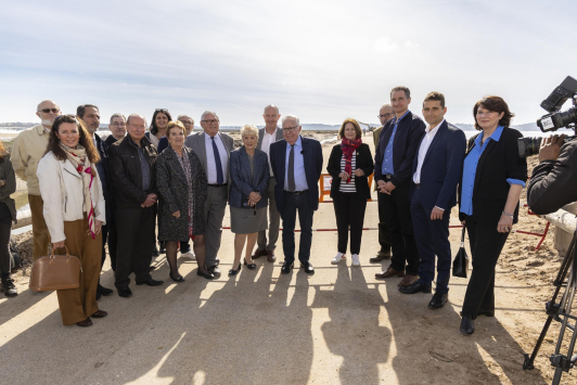 Conférence de presse : la défense du tombolo ouest de Hyères