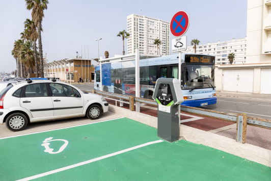 Bornes électrique - port Marchand à Toulon