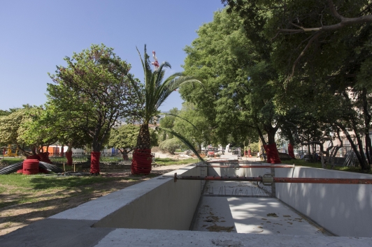 Les premières structures du jardin
