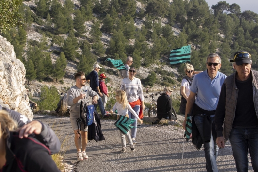 Supporters sur les pentes du Faron