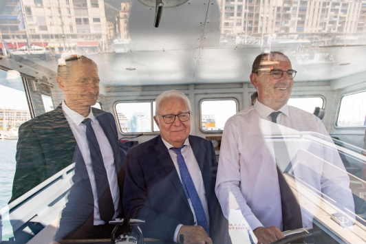 Hervé Stassinos, Jean-Pierre Giran et Jean Castex, en visite dans la rade