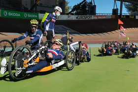 L'équipe de France de paracyclisme au Vélodrome TPM