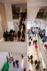 L'escalier monumental au centre de la nouvelle médiathèque