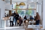 Le café culturel dans l'aile est de la médiathèque