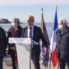 Pose 1er éléments de bois - futur gare maritime/capitainerie - Tour Fondue